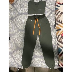 WEAR FIGS SCRUBS MOSS